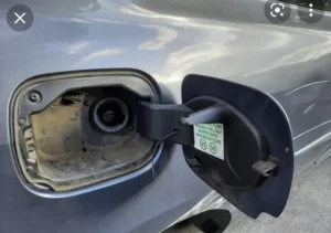 Renault Clio Yakıt Kapağı Motoru Değişimi Nasıl Yapılır? Pratik Rehber 56 Renault Clio Yakıt Kapağı Motoru Değişimi Nasıl Yapılır? Pratik Rehber