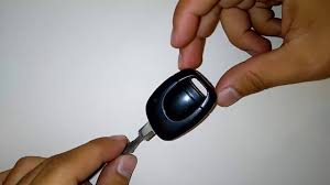 Renault Clio 2 Kumanda Pili Nasil Degistirilir