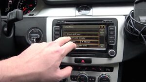 Volkswagen Passat 2012 Bluetooth Telefon Bağlantısı Nasıl Yapılır?