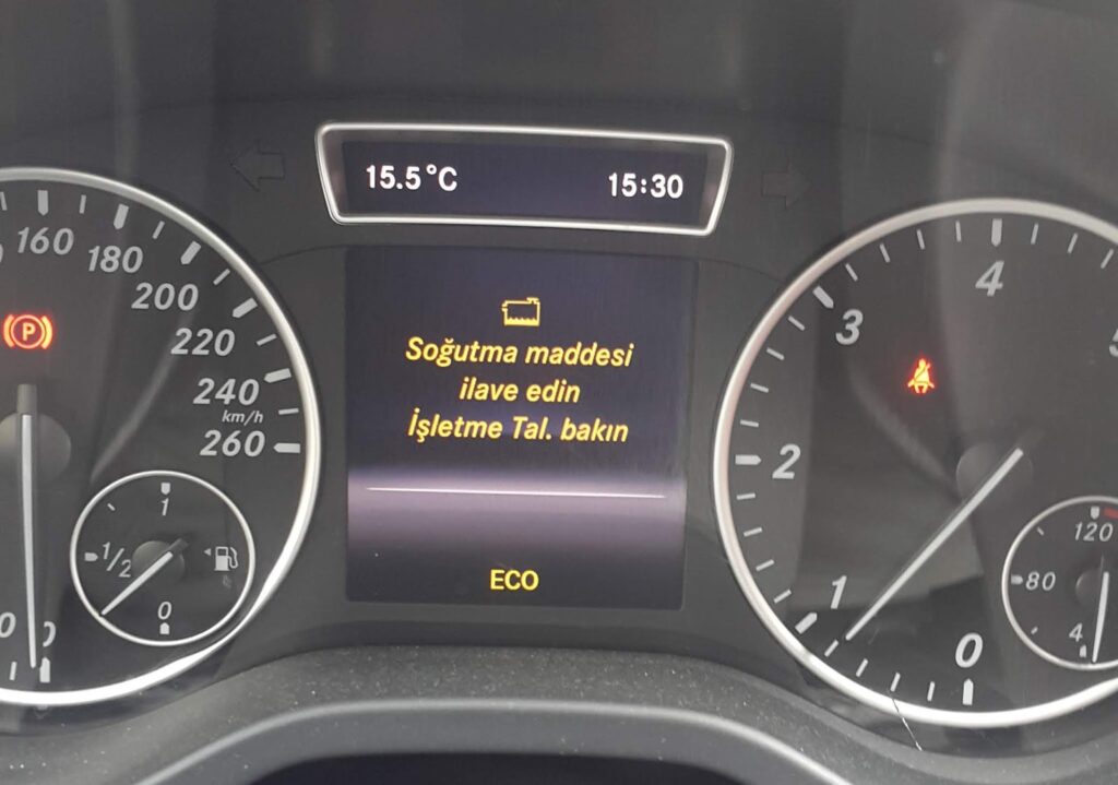 Mercedes W204 “Soğutma Maddesi İlave Edin” Uyarısı Ne Anlama Geliyor ve Nasıl Giderilir?